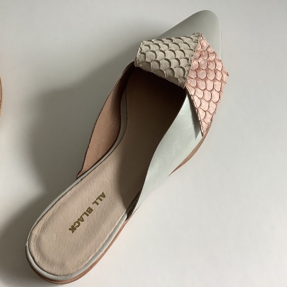 All Black Half Bow Kid Slide, Size EU 37, US 6.5 NWOT - Picture 1 of 7